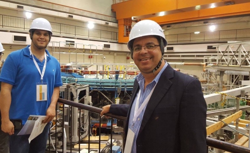 Visita de los investigadores Jaime Mora (izq.) e Iván Vargas al Heliotron J, en Kyoto University, en Japón. (Foto: Cortesía I. Vargas).