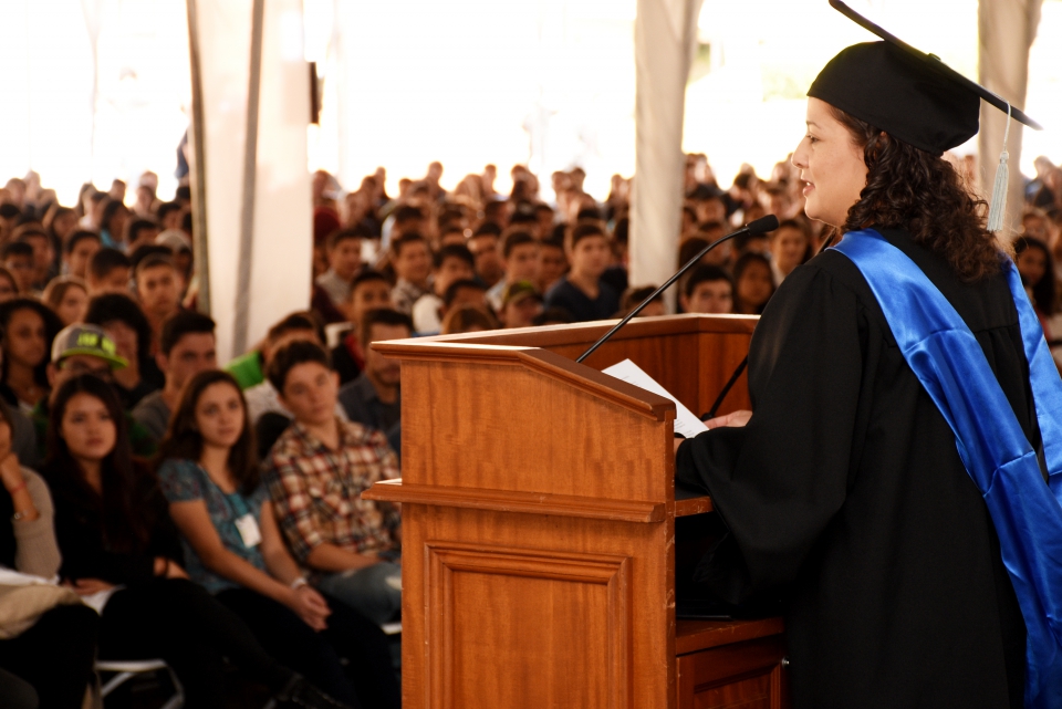 Ing. Laura Barillas conversa con los estudiantes de primer ingreso (Foto Ruth Garita/Foto OCM)