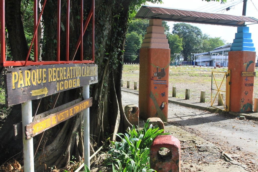 entrada parque cariari