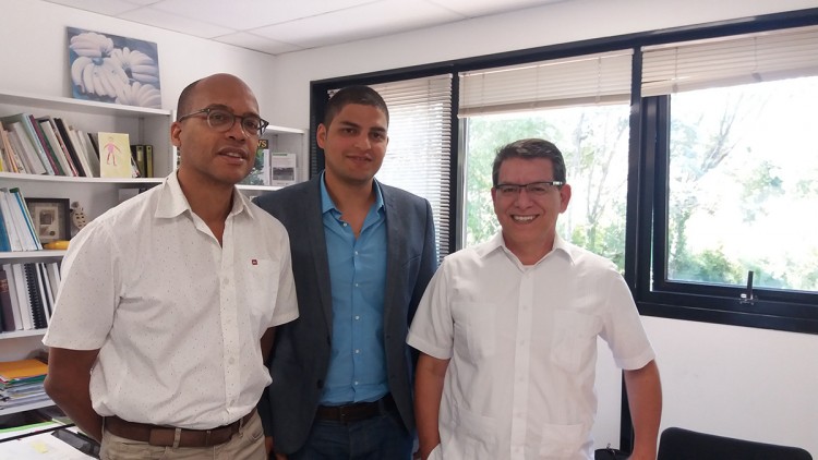 Ricardo Salazar, con Julio Calvo y Jean-Michel Risede, de la Universidad de Montpellier.