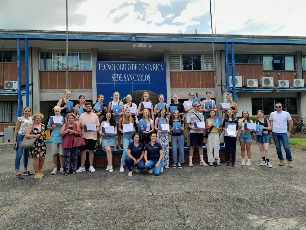 Estudiantes de Alemania aprendieron español como segunda lengua