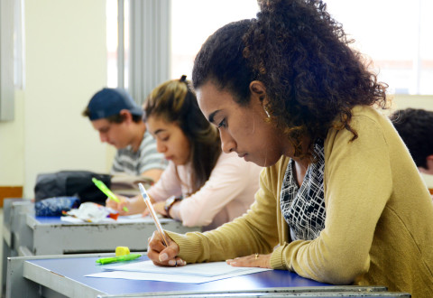 Estudiantes en clase