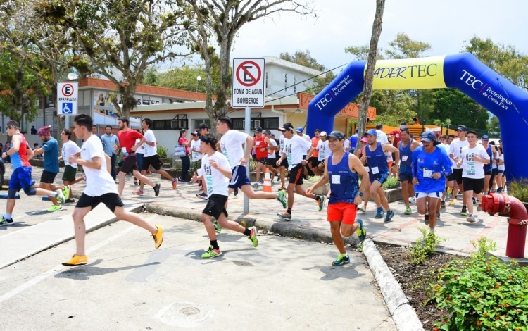 Aproximadamente 100 competidores formaron parte de la Carrera por el Ambiente 2017. Foto: Ruth Garita/OCM.