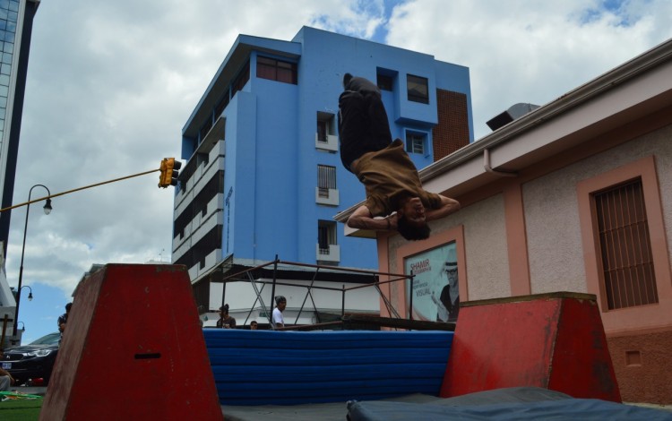 El parkour fue una de las actividades culturales invitadas del IV Festival Amón Cultural, en el año 2018.