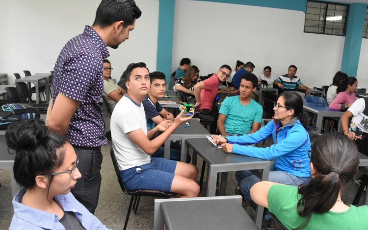 En esta ocasión el experto se dirigió a estudiantes de la carrera Enseñanza de la Matemática con Entornos Tecnológicos del Tecnológico de Costa Rica (TEC).