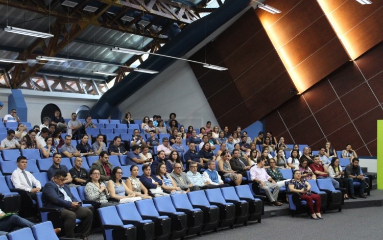 Funcionarios y estudiantes del Campus Tecnológico Local San Carlos se hicieron presentes al acto de juramentación.