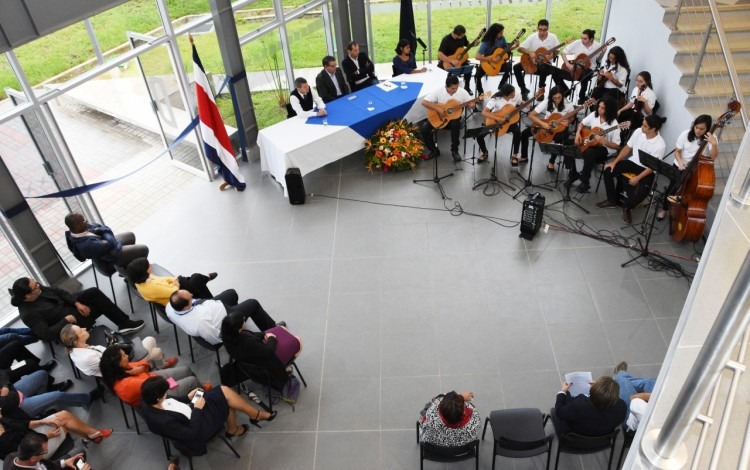 La Orquesta de Guitarras del TEC amenizó el acto inaugural. Foto: Ruth Garita/OCM.