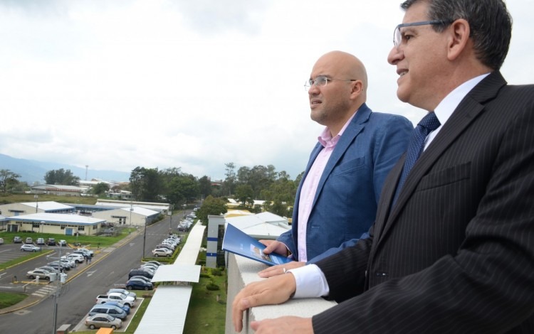 Visita al nuevo edificio: Núcleo Integrado de Tecnología de Información y Comunicación (Foto: OCM / Ruth Garita). 