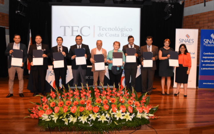 La carrera de Ingeniería Ambiental y seis ingenierías del TEC que a su vez han sido acreditadas por el CEAB recibieron la acreditación del Sinaes. (Foto Ruth Garita/OCM).