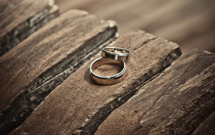 imagen de unos anillos de matrimonio 