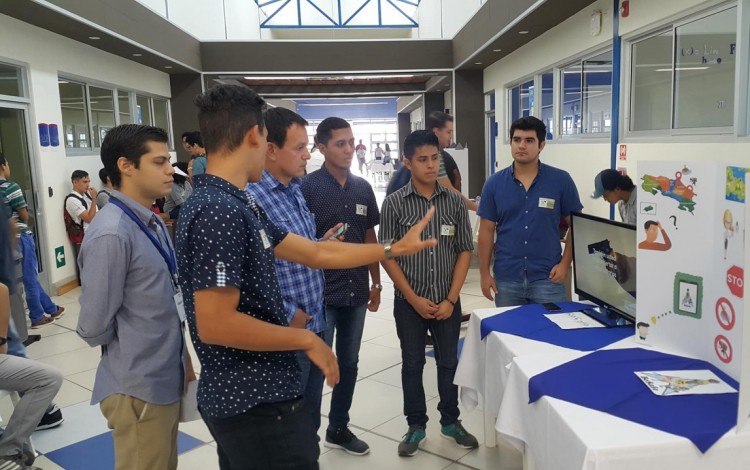 estudiantes_presentado_proyecto_be_safe_en_centro_academico_limon_