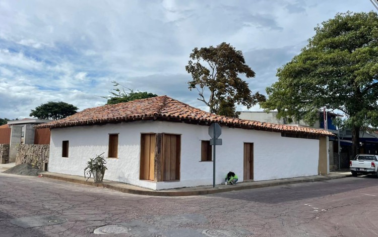 Una fotografía de la Casa de la Cultura de Liberia 