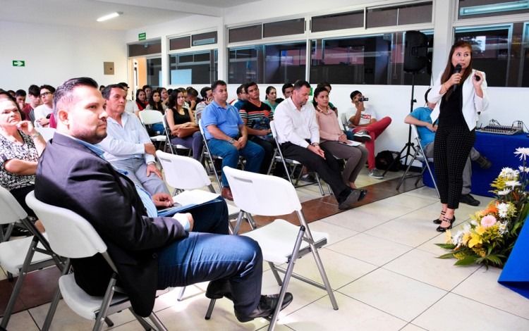 personas en clase inaugural 2017 de la sede interuniversitaria Alajuela