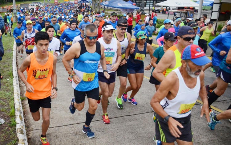 competidores_corriendo_clasica_tec_