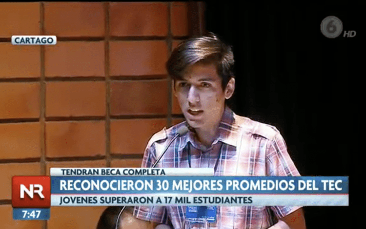 Daniel Acuña en la televisión.