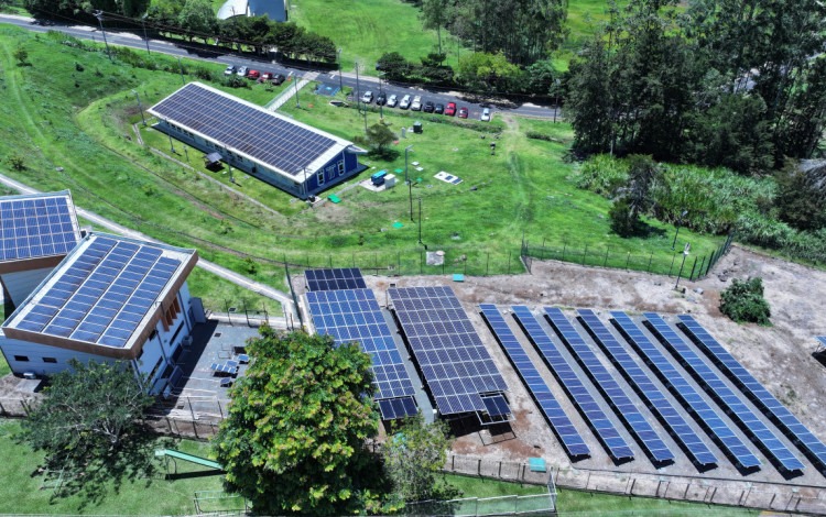 Fotografía aérea de la granja solar del TEC