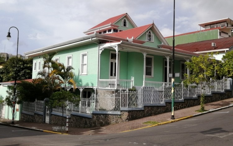 Casa Verde en Barrio Amón