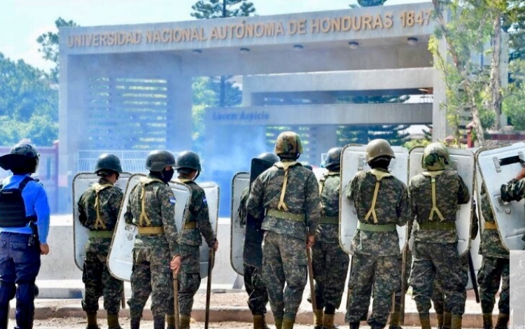 militares frente a la unah