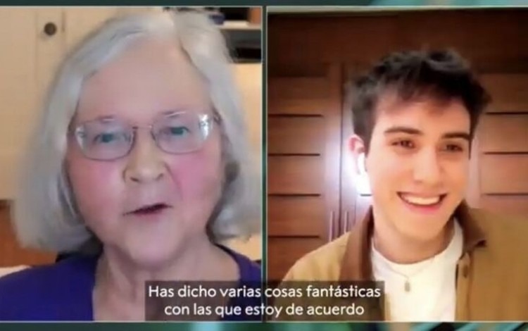 Una charla virtual, con Isaac y la Dra. Blackburn.