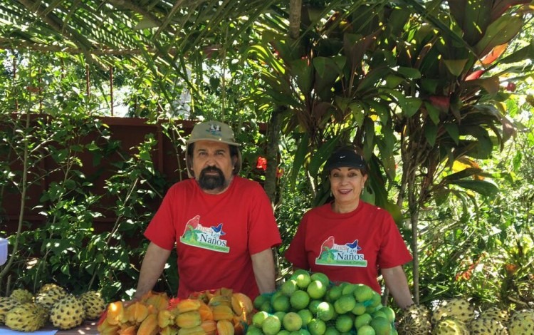 Los exfuncionarios Juan  Fernando Álvarez y Grace Bonilla trabajan en su propio negocio llamado Finca Los Ñaños, ubicado en Tucurrique. (Foto cortesía de Grace Bonilla)