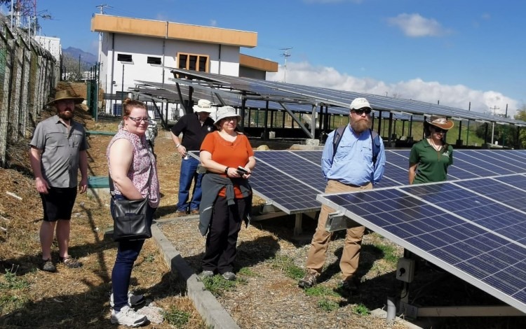 Visita paneles solares.