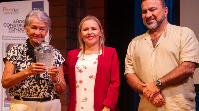 PErsonas posan para el reconocimiento