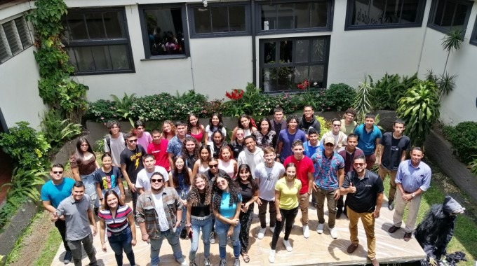 50 estudiantes del Centro Académico de Limón visitaron la Casa de la Ciudad.