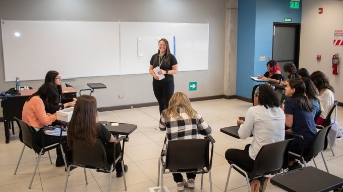 Estudiantes en aula.