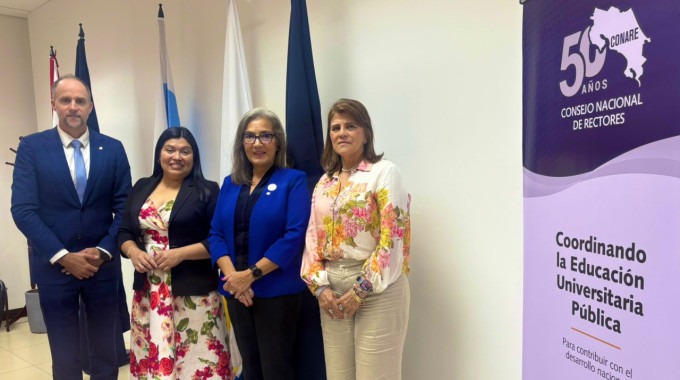 (En orden usual) David Julie, secretario general ejecutivo de la OUI; María Estrada, rectora del Tecnológico de Costa Rica y presidenta del Consejo Nacional de Rectores; Sandra Cauffam, ingeniera costarricense y Maritza Rondón, rectora de la Universidad Cooperativa de Colombia y presidenta de la OUI. (Fotografia: María Quesada / TEC).