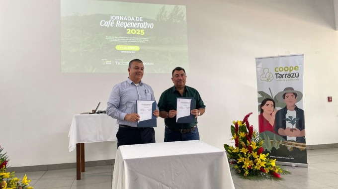 Imagen de la firma del convenio