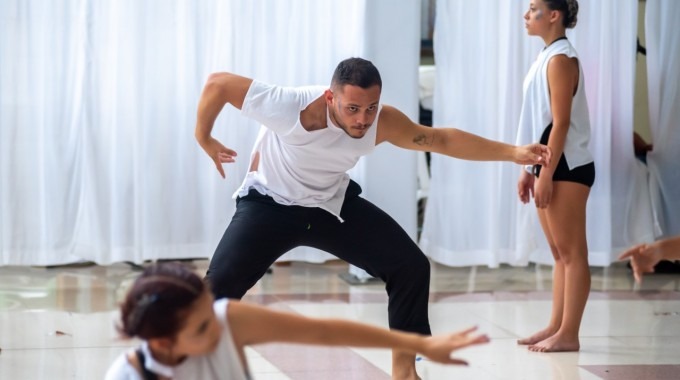 Imagen de varios estudiantes de Danza TEC