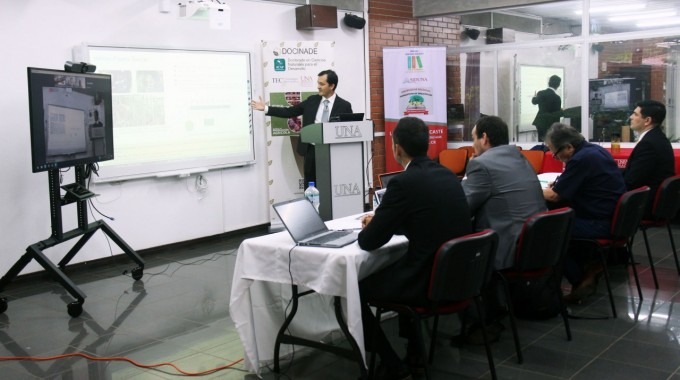 JUAN IGNACIO DEL VALLE DURANTE PRESENTACION DE TESIS