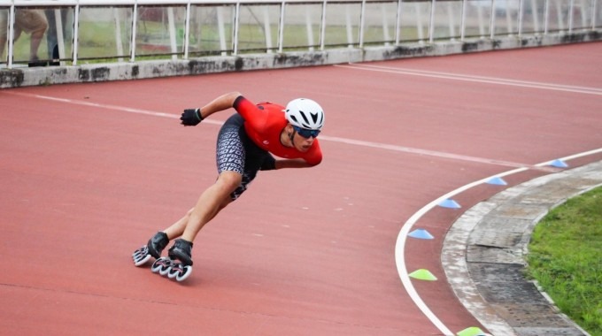 donovan en pista de patinaje