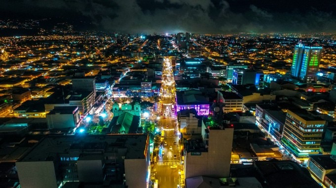 Imagen nocturna de San José.