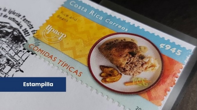 Estampilla conmemorativa del Mes Histórico de la Afrodescendencia en Costa Rica donde se destaca el rice and beans como platillo representante de la gastronomía caribeña