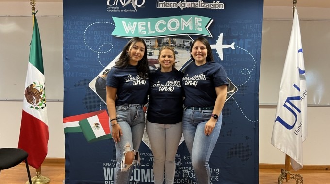 Estudiantes y profesora del TEC en México.