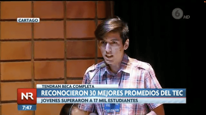 Daniel Acuña en la televisión.