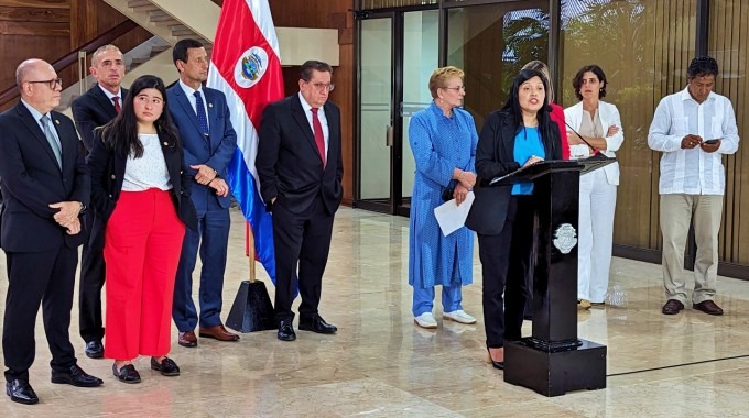 Conferencia de prensa en Casa Presidencial