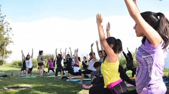 El espacio atrás de Materiales sirvió de escenario para una tarde de yoga y relajación, el lunes 27 de febrero. Foto: Ruth Garita/OCM.