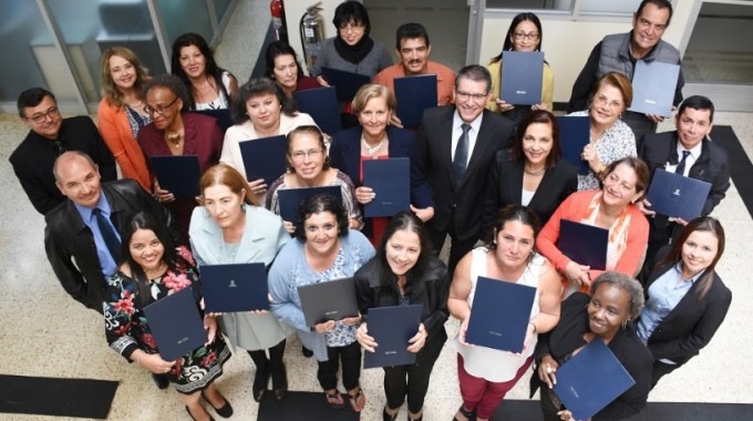El grupo de 19 adultos mayores que recibió su título corresponde a la segunda generación del programa de emprendedores del TEC dirigido a dicha población. (Foto: Ruth Garita/OCM)