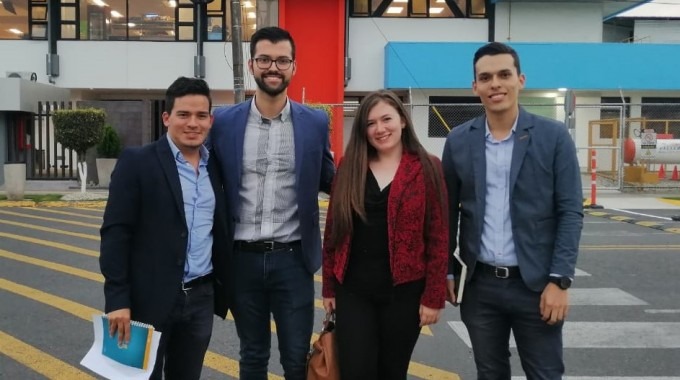 Estudiantes del grupo Bizquick.