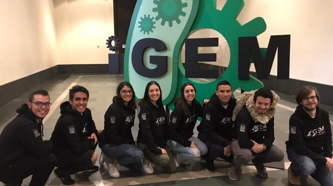 estudiantes participantes de IGEM 