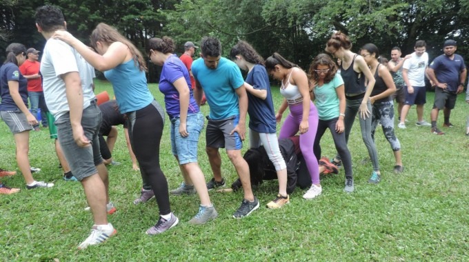 Imagen de varios estudiantes del TEC jugando en el Campamento Integra TEC 2018