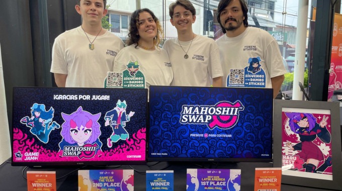 los jóvenes con los premios