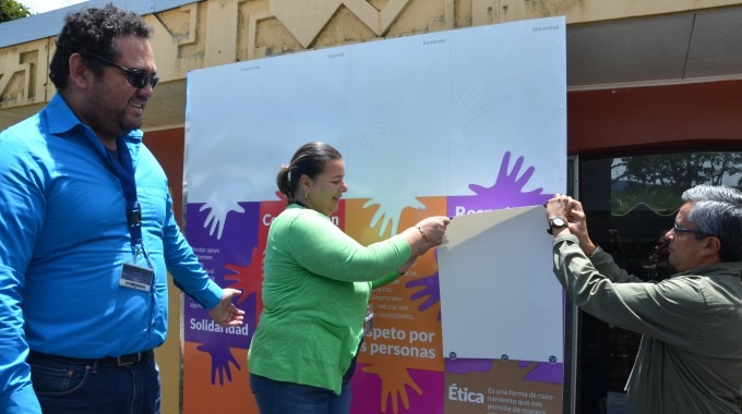 Funcionarios de las diferentes Escuelas y Departamentos del TEC  de las distintas sedes y centros académicos participaron en la Campaña: “Construyendo el mural de nuestros valores”, en la cual, desde sus vivencias, dieron su significado a los valores de la Institución. (Foto archivo Ruth Garita/ OCM)