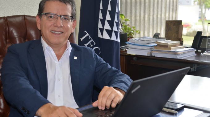 Rector Julio Calvo