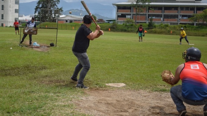 deporte_universitario_semana_cancha_beisbol_