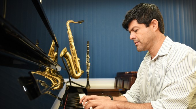 Vinicio Meza, ganador del Premio Nacional de Música, “ Carlos Enrique Vargas”. Foto Ruth Garita /OCM