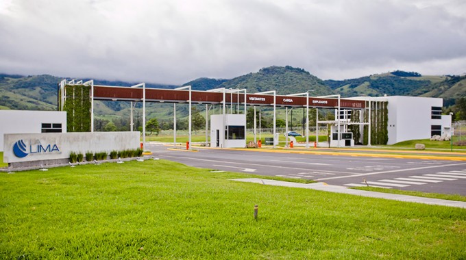 Fachada de Zona Franca La Lima.