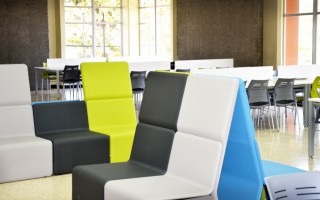 Esta es la nueva cara de la sala más compartida de la Biblioteca, a tan solo días de comenzar a recibir a los estudiantes y demás miembros de la comunidad TEC. Se espera que la innovación tenga efectos positivos en la salud y comodidad de los usuarios. (Foto: OCM)